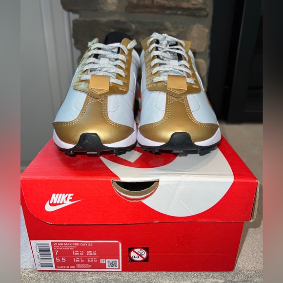 NIB Women’s Nike Air Max Pre-Day SE Pure Platinum/ White Size 7 - Picture 6 of 14